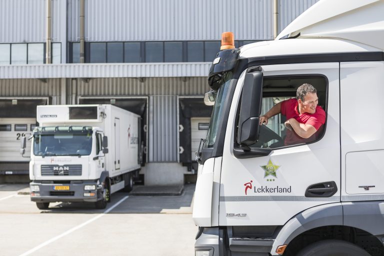 Ambassadeur Lekkerland Harmen Actie chauffeur liggend 2019052215321